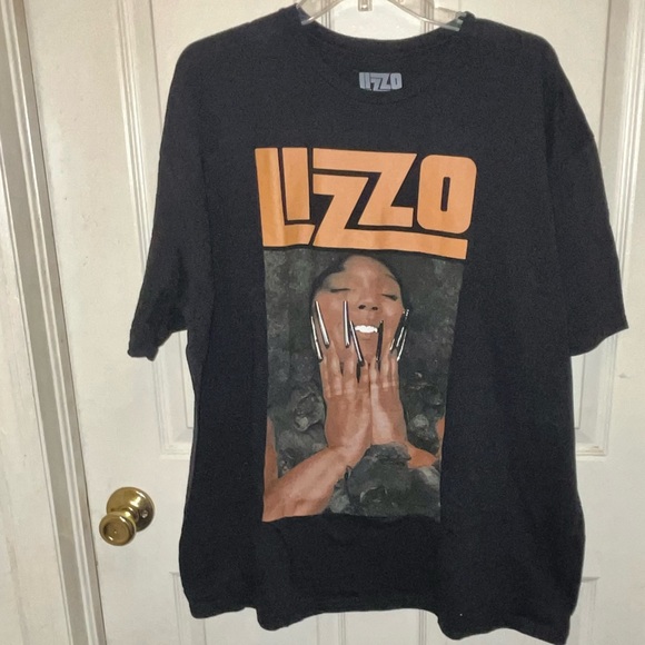 LIZZO Women’s Short Sleeve Graphics Top T-shirt. Sz 2X. - Picture 1 of 4